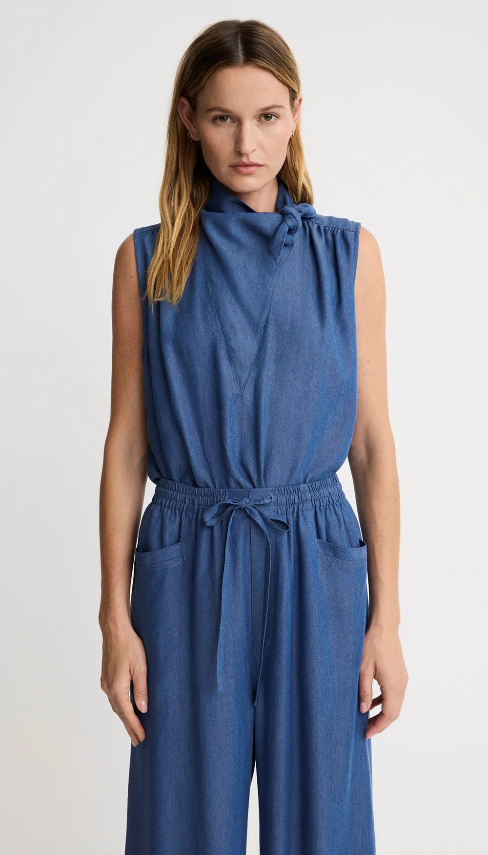 linked:Sleeveless Bandana Neck Top